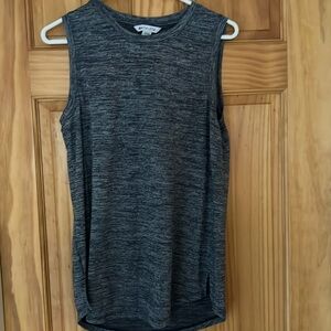 Sleeveless long tank